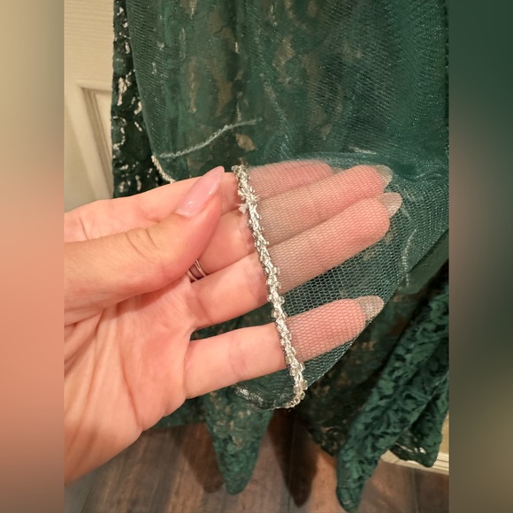 Gorgeous green open back lace evening gown with nude underlay - Picture 6 of 8